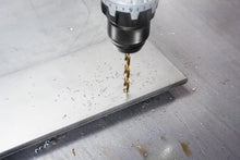 Cargar imagen en el visor de la galería, Broca Metal HSS-Co  3.0 x 33 x 61 Bosch
